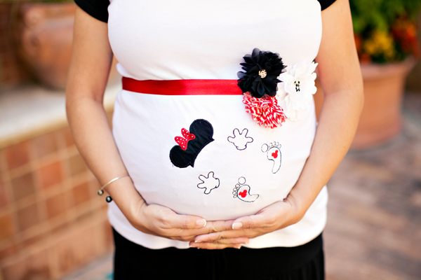 Maternity Photos at Disneyland by Sarina Love Photography // Inspired By Dis
