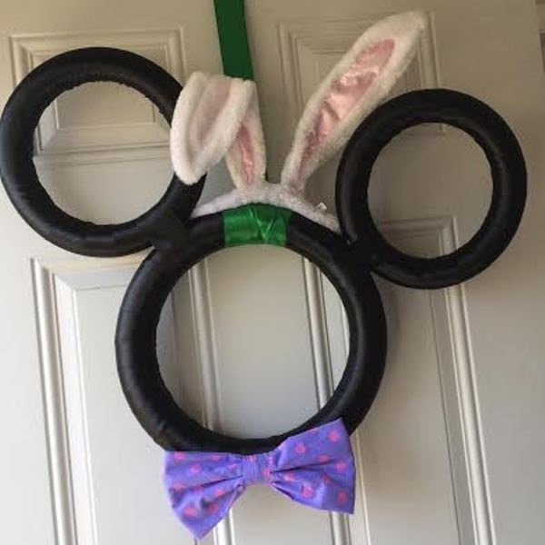 DIY Year Round Mickey Wreath with Holiday Overlays