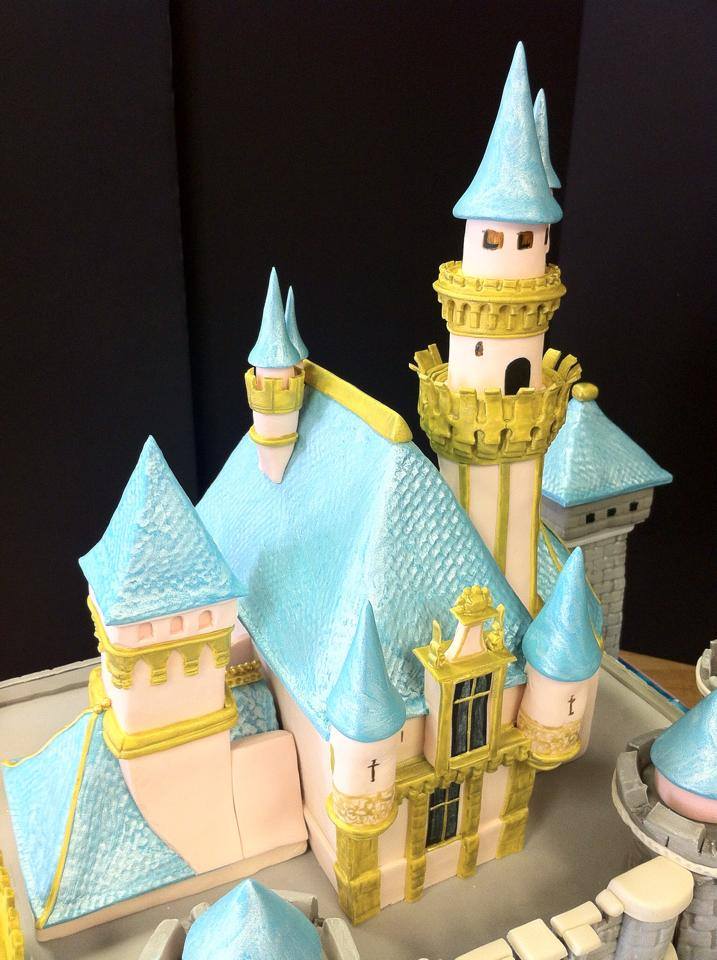 The Most Detailed Disneyland Castle Cake You've Ever Seen - This Fairy