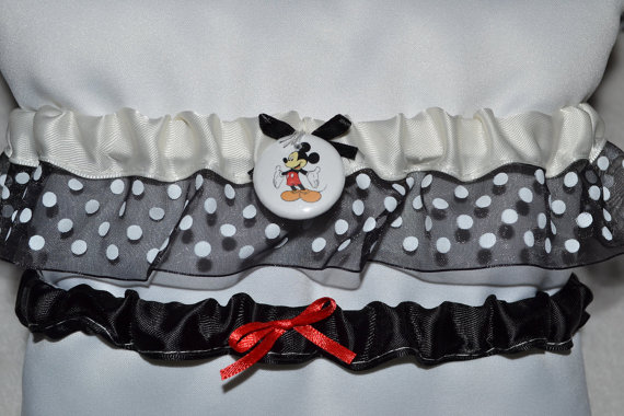 20 Perfect Garters for a Disney Bride