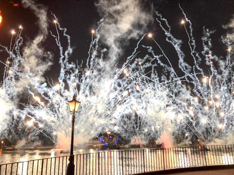 walt disney world illuminations dessert party