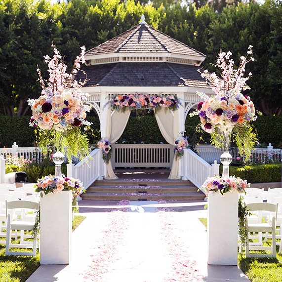 Tips For Choosing Floral Arrangements For Your Disneyland Wedding