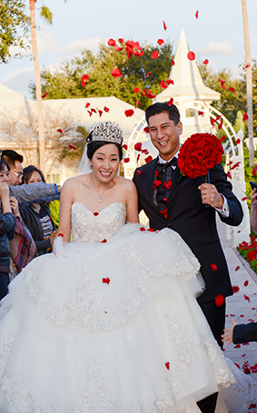 35 Disney Wedding Photos that Remind Us the World is Full of Love