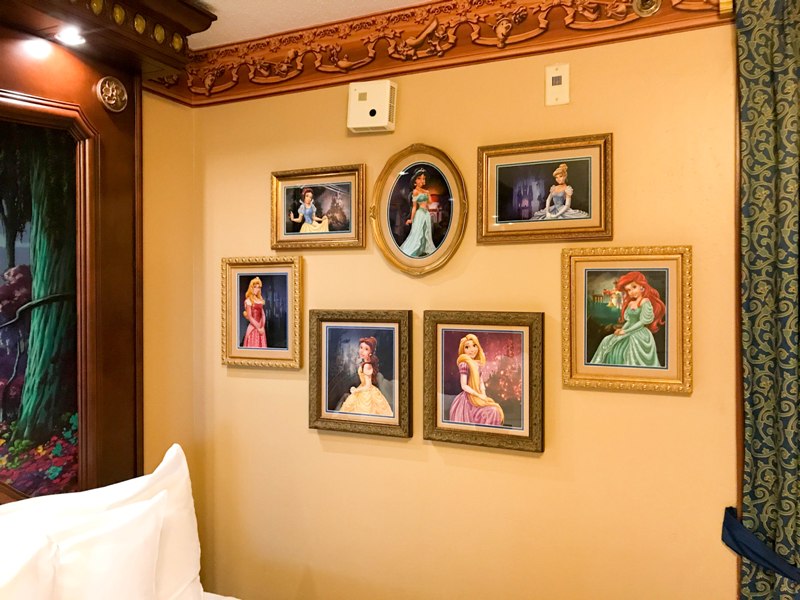 resorts royal rooms disney princess