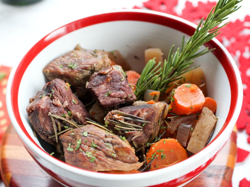 Slow Cooker Garlic Rosemary Roasted Lamb