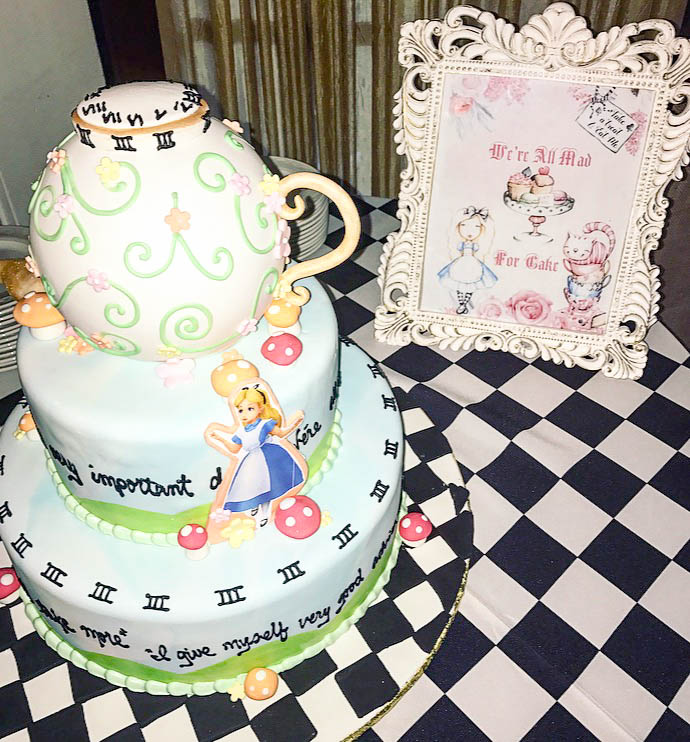 theCakeWorks - Getting back to being busy in the kitchen. Alice in Wonderland  baby shower cake ❤ this style of cake