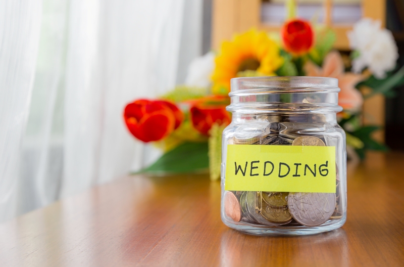 7 Tips for Setting A Wedding Budget When You're Paying for Everything