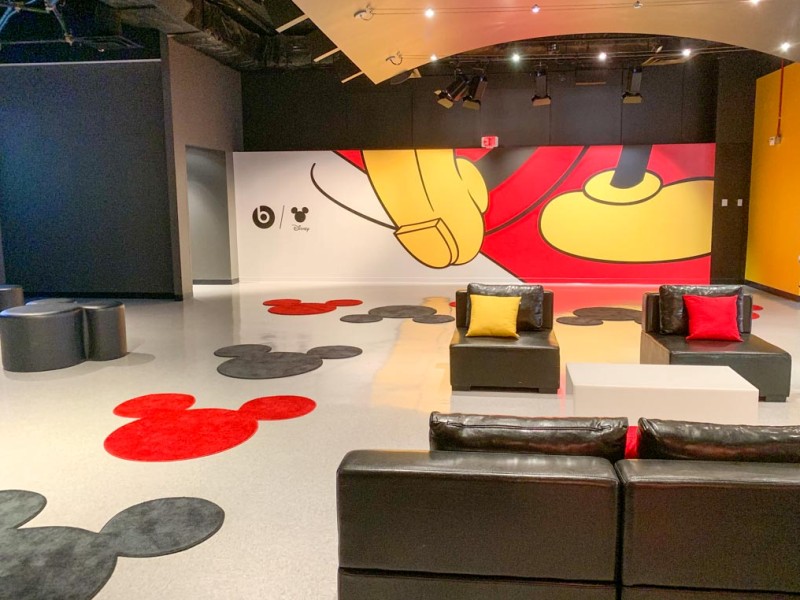 Pop-Up Disney: You can take selfies in Mickey Mouse themed rooms at  Downtown Disney, but it will cost you – Orange County Register