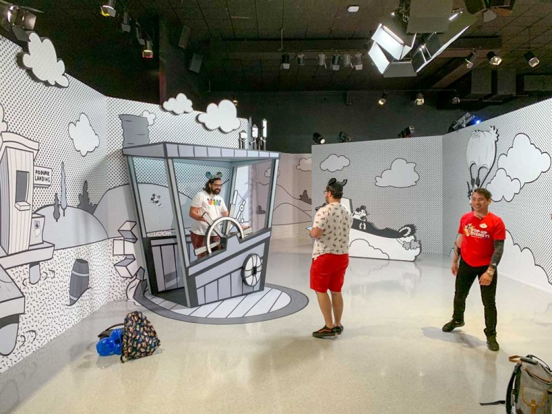 Pop-Up Disney: You can take selfies in Mickey Mouse themed rooms at  Downtown Disney, but it will cost you – Orange County Register