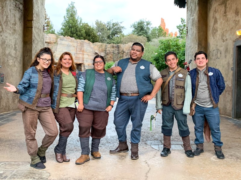 How to Dress, Speak, and Act like a Batuuan at STAR WARS: Galaxy's Edge