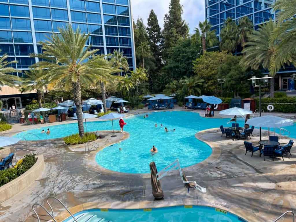 Wide shot of E Ticket pool at Disneyland Hotel