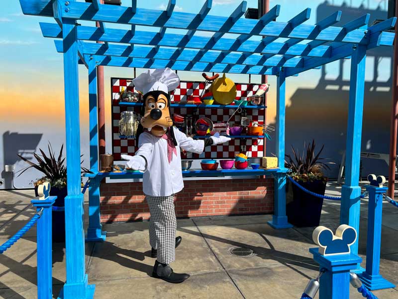 Goofy wears a chef outfit at Disney California Adventure