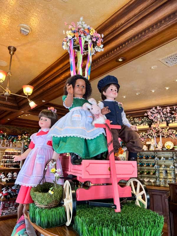 Mannequins dressed for spring at Plaza Point at Disneyland