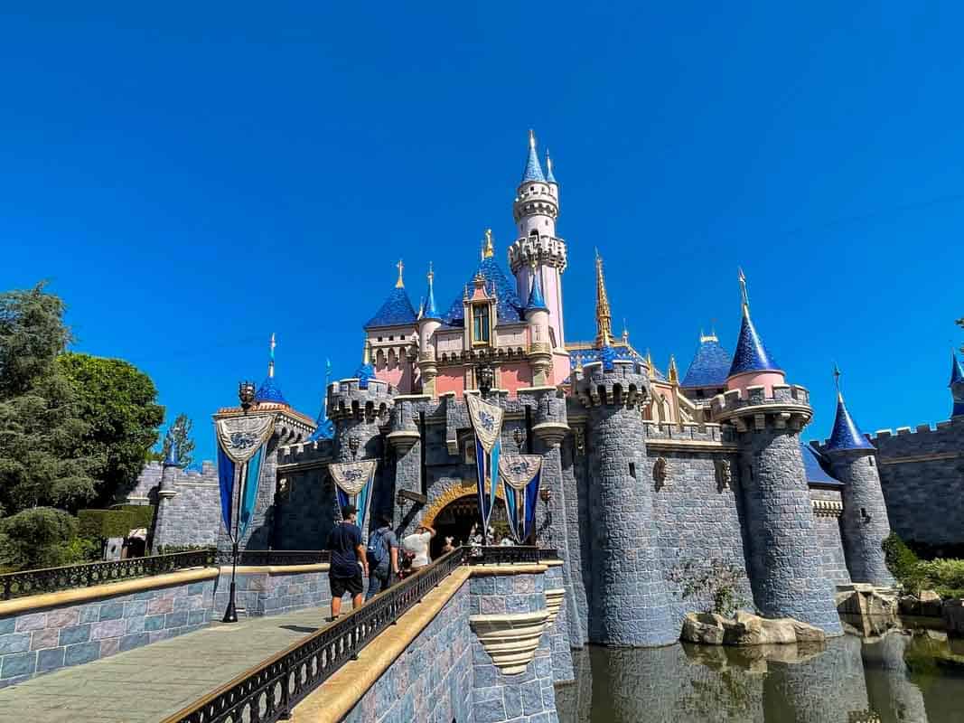 Sleeping Beauty Castle Walkthrough - Disneyland Paris 